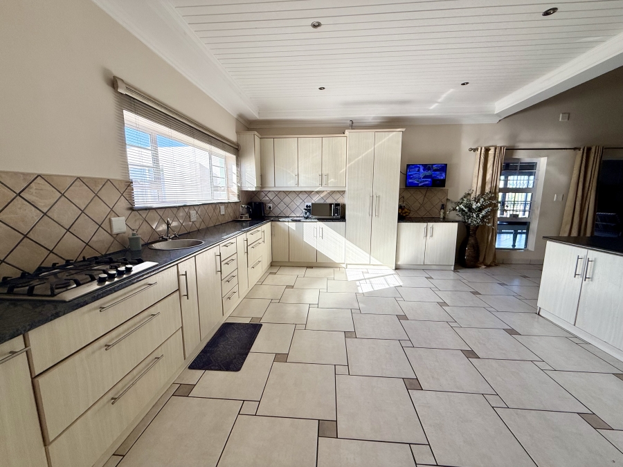 8 Bedroom Property for Sale in Long Acres Country Estate Western Cape